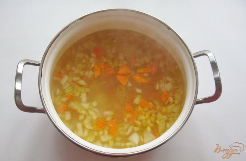 Фото приготовление рецепта: Овощной суп с куриной печенью шаг №3