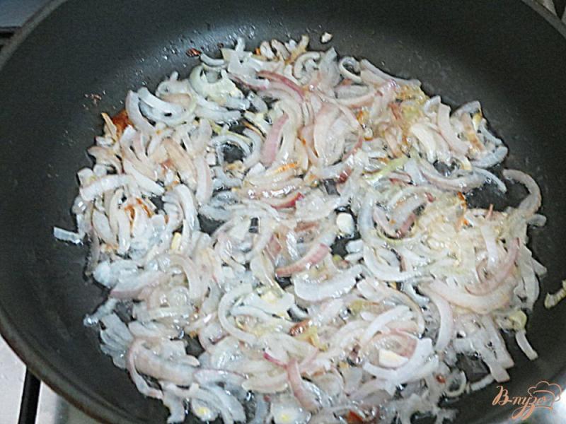 Фото приготовление рецепта: Макароны по флотски с мясом и грибами шаг №2