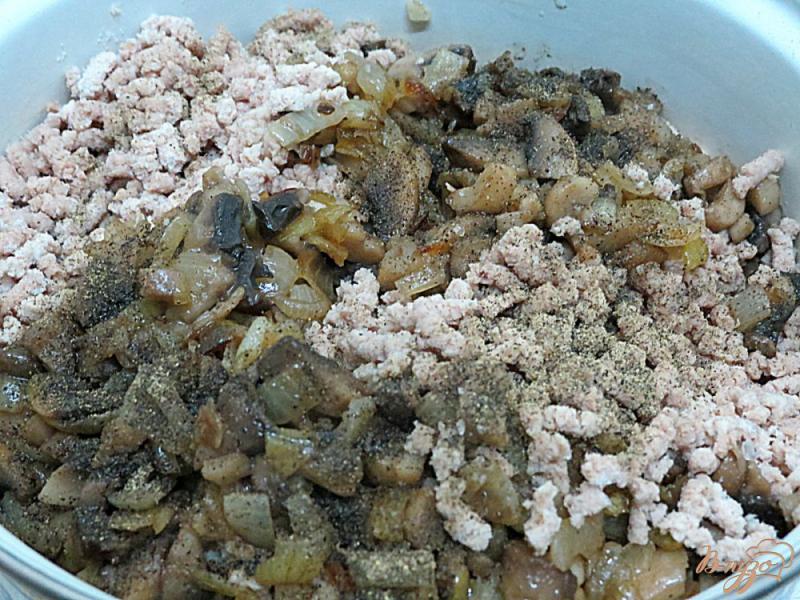 Фото приготовление рецепта: Макароны по флотски с мясом и грибами шаг №5