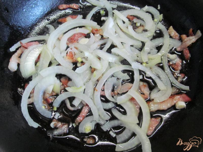 Фото приготовление рецепта: Картофель с беконом и фасолью шаг №2
