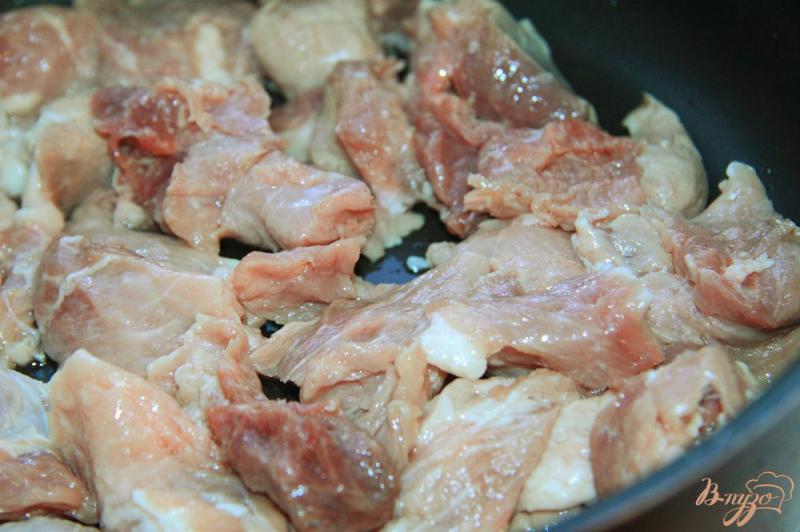 Фото приготовление рецепта: Свинина, тушеная в сметане с овощами шаг №1