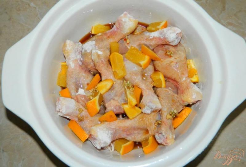 Фото приготовление рецепта: Куриные ножки в апельсиновом соусе шаг №4