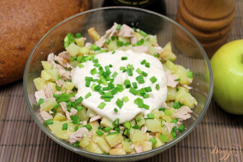 Фото приготовление рецепта: Мясной салат с картофелем и сметанным соусом шаг №6