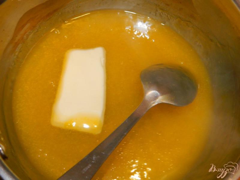 Фото приготовление рецепта: Оранжевые сырники с апельсиновым соусом шаг №8