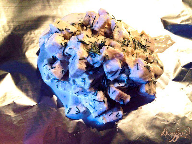 Фото приготовление рецепта: Филе хека, запеченное в сметане для деток шаг №4
