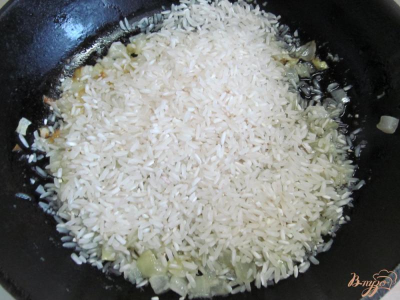 Фото приготовление рецепта: Курица с рисом шаг №3