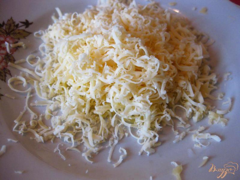 Фото приготовление рецепта: Сырники с твердым сыром шаг №4
