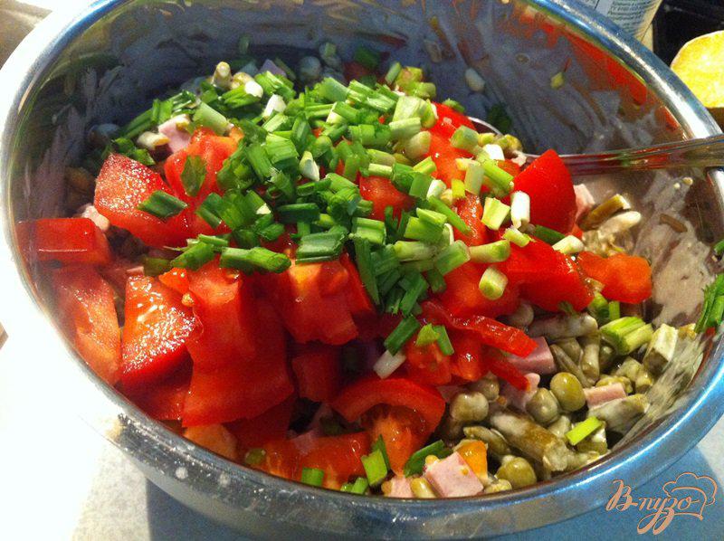 Фото приготовление рецепта: Салат овощной с ветчиной «Зелёный» шаг №10