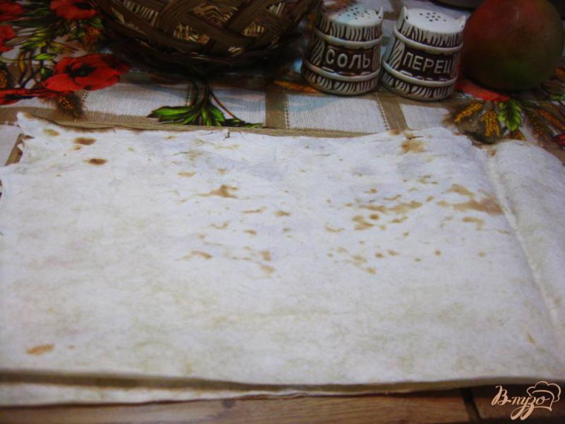 Фото приготовление рецепта: Рулет из лаваша с печеным болгарским перцем шаг №3