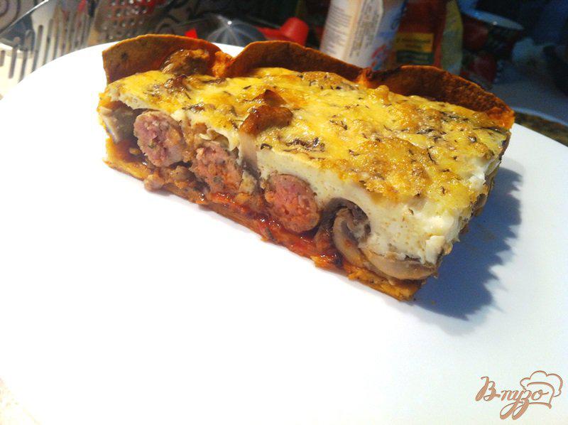 Фото приготовление рецепта: Пирог-запеканка с тюрингскими колбасками шаг №11