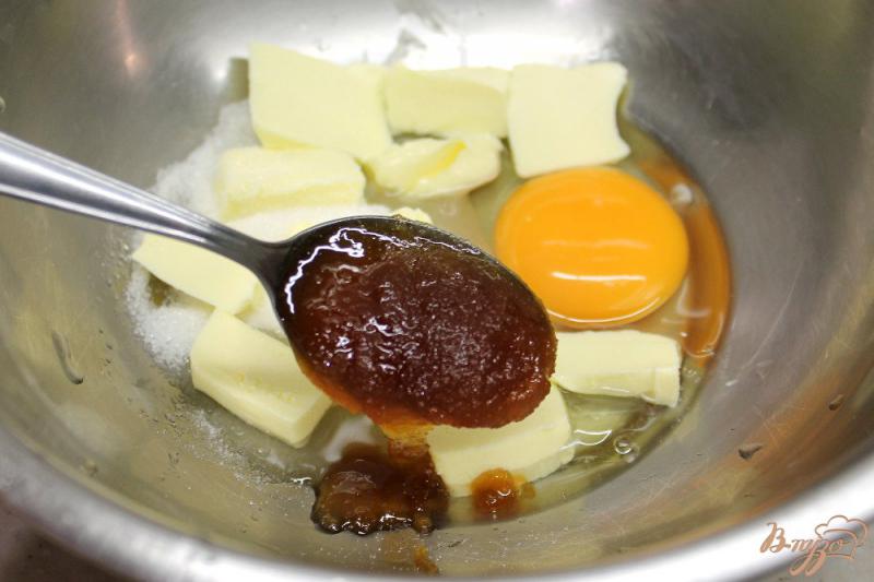 Фото приготовление рецепта: Медовые пряники с кокосовой стружкой шаг №2
