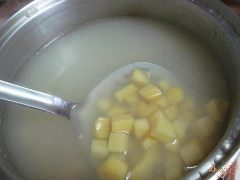 Фото приготовление рецепта: Сливочный суп с овощами на курином бульоне шаг №4