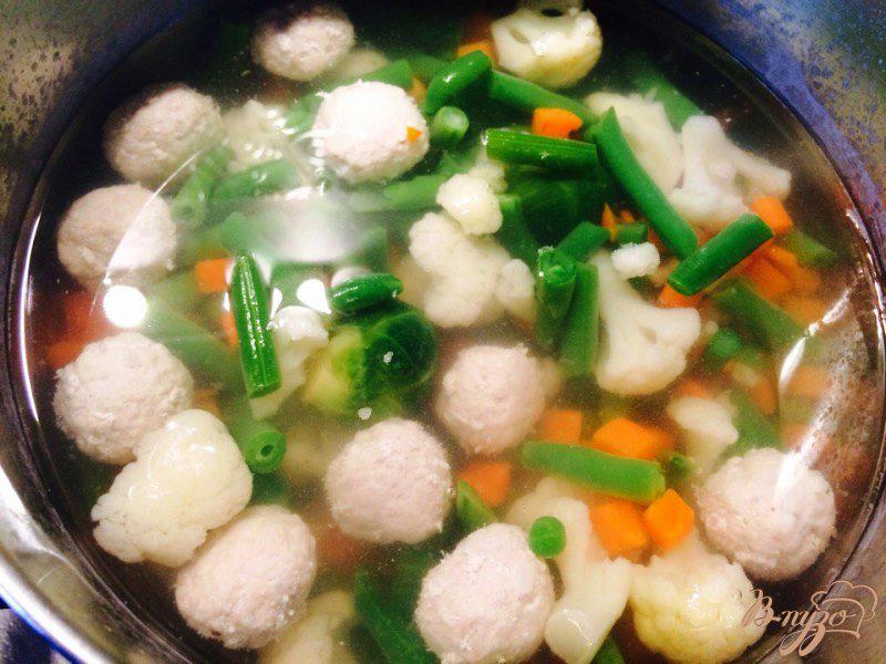 Фото приготовление рецепта: Овощной суп-пюре с фрикадельками из индейки для деток шаг №3