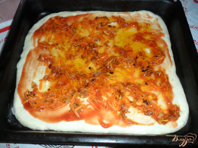 Фото приготовление рецепта: Пицца с огурцами шаг №5