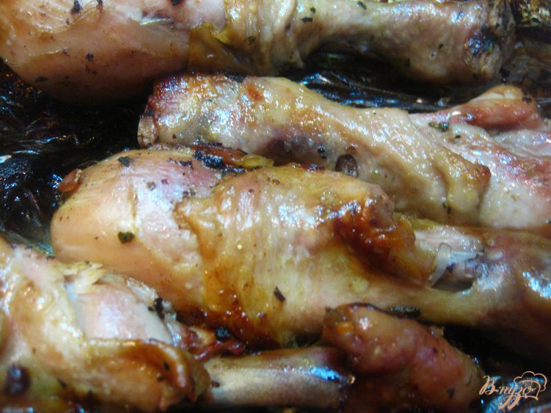 Фото приготовление рецепта: Куриные голени в майонезе шаг №4