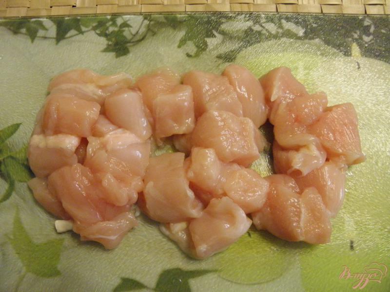 Фото приготовление рецепта: Куриное филе в соусе шаг №3