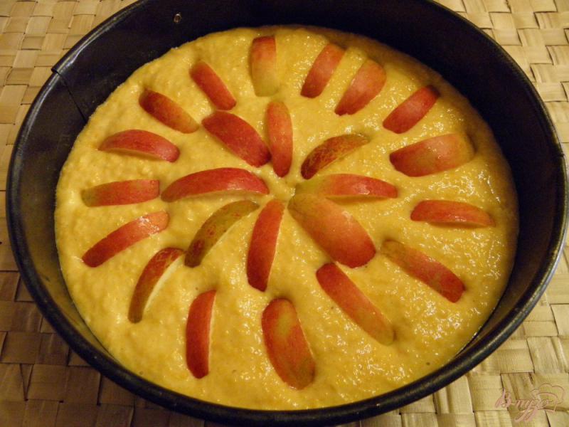 Фото приготовление рецепта: Пирог с тыквой и яблоками шаг №7