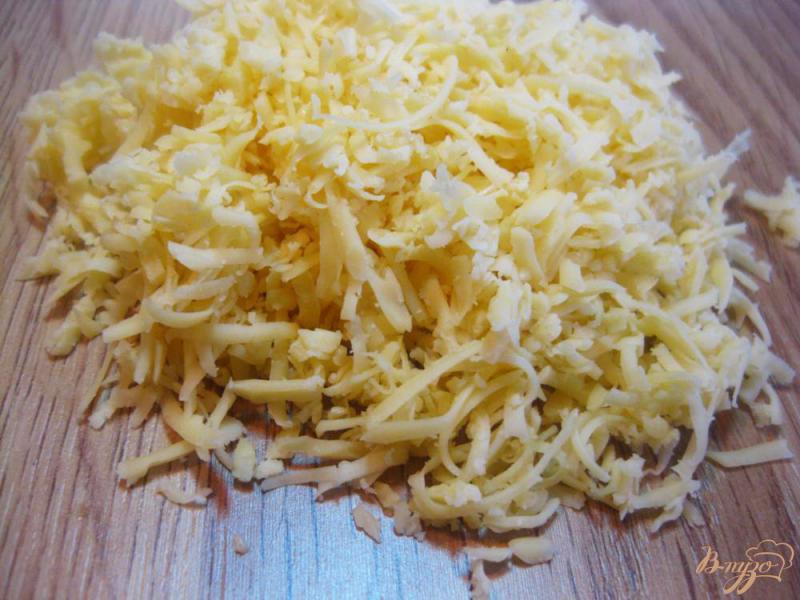 Фото приготовление рецепта: Батон запеченный с сыром шаг №2