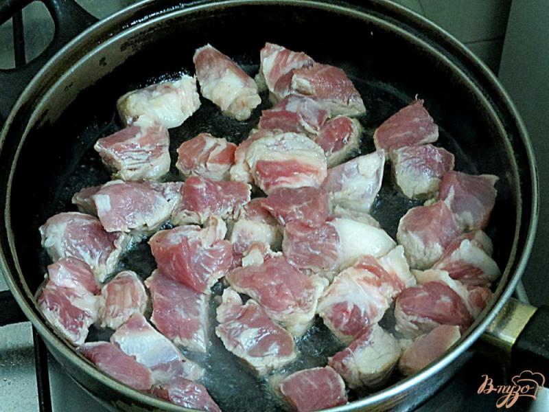 Фото приготовление рецепта: Свинина с загустителем соуса Ру шаг №4