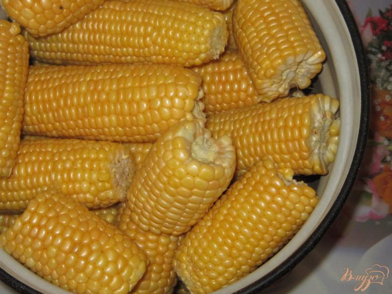 Фото приготовление рецепта: Замороженные вареные початки кукурузы шаг №1