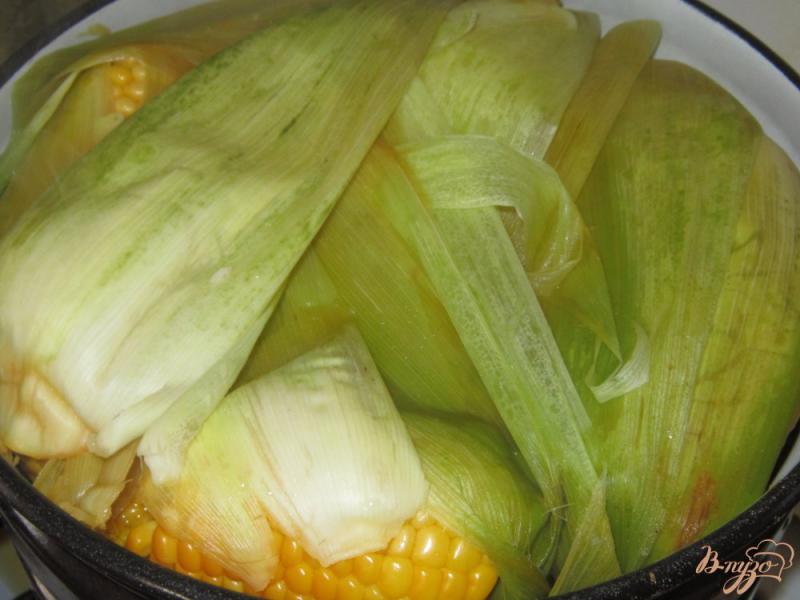 Фото приготовление рецепта: Замороженные вареные початки кукурузы шаг №3