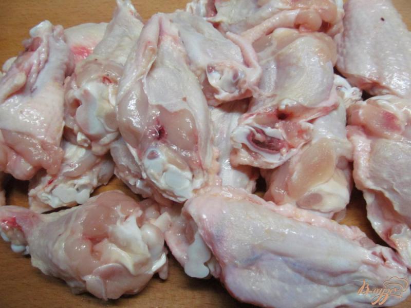 Фото приготовление рецепта: Маринованные куриные крылья запеченные в духовке шаг №1
