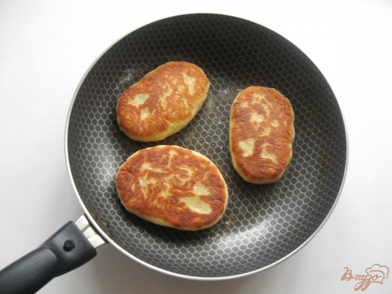 Фото приготовление рецепта: Картофельные зразы с индейкой шаг №7
