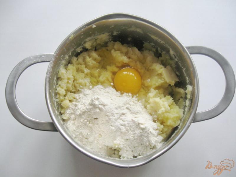 Фото приготовление рецепта: Картофельные зразы с индейкой шаг №4