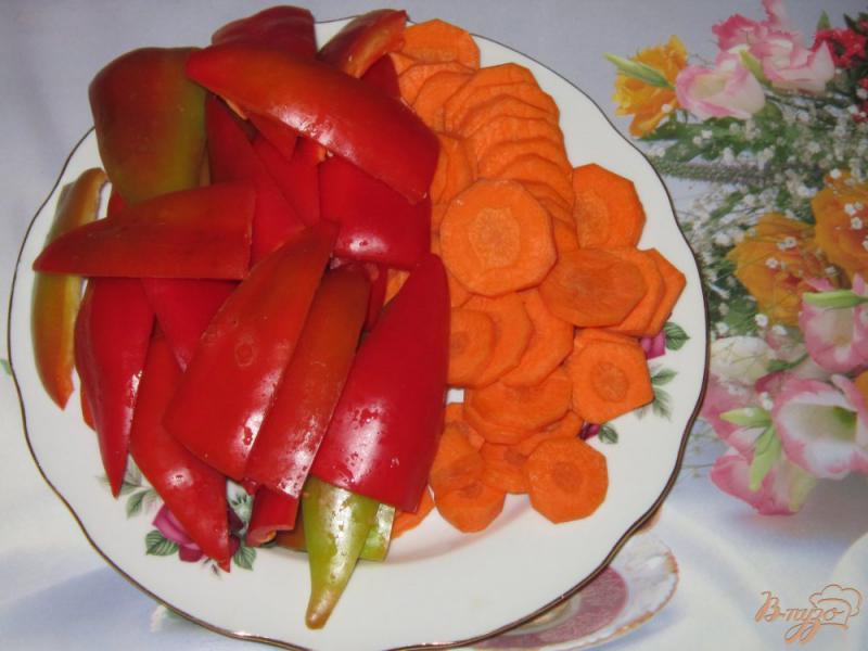 Фото приготовление рецепта: Консервированные кабачки с морковью и болгарским перцем шаг №2