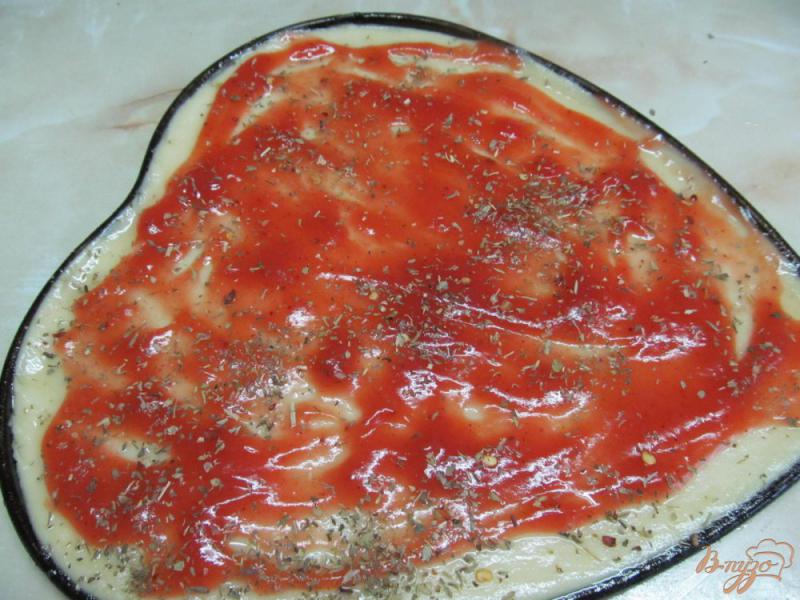 Фото приготовление рецепта: Пицца для романтического ужина шаг №6
