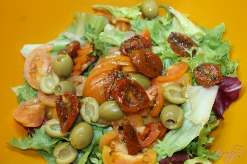Фото приготовление рецепта: Овощной салат с жаренным беконом и горчичным соусом шаг №4