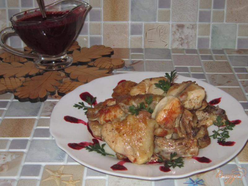 Фото приготовление рецепта: Курица с ежевичным соусом шаг №10