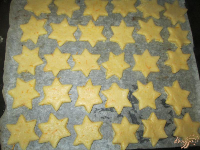 Фото приготовление рецепта: Печенье с апельсиновой цедрой шаг №7