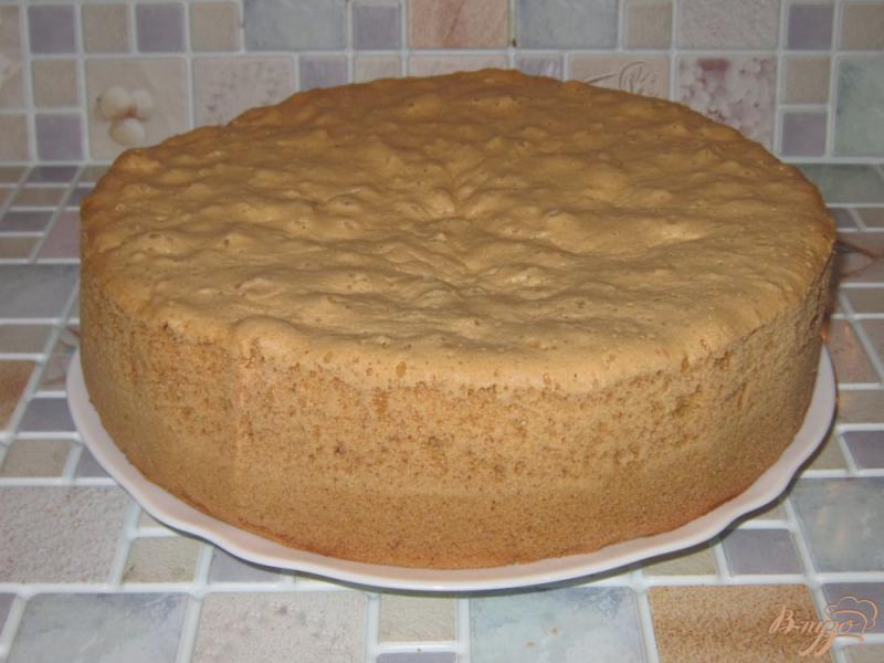 Фото приготовление рецепта: Торт «Нежный» с йогуртом шаг №5