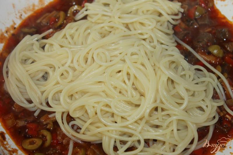Фото приготовление рецепта: Спагетти с мясом и овощами шаг №6