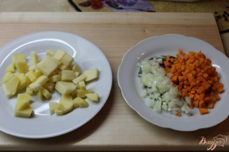 Фото приготовление рецепта: Овощной суп с кукурузой и фрикадельками шаг №1