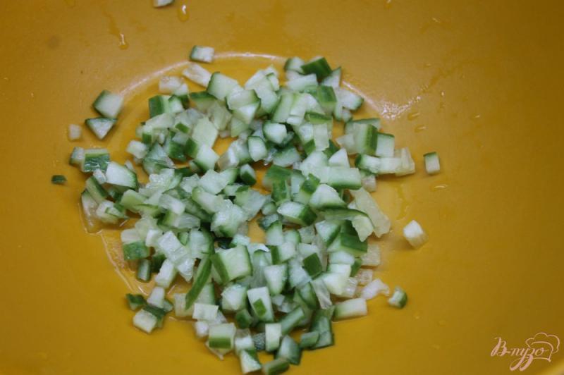 Фото приготовление рецепта: Салат с двумя видами колбасы шаг №1