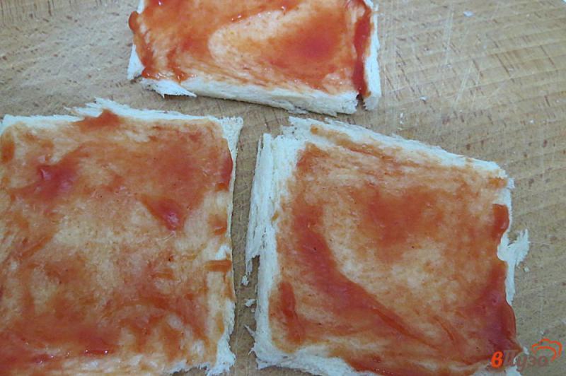 Фото приготовление рецепта: Сосиски в хлебе для тостов шаг №5
