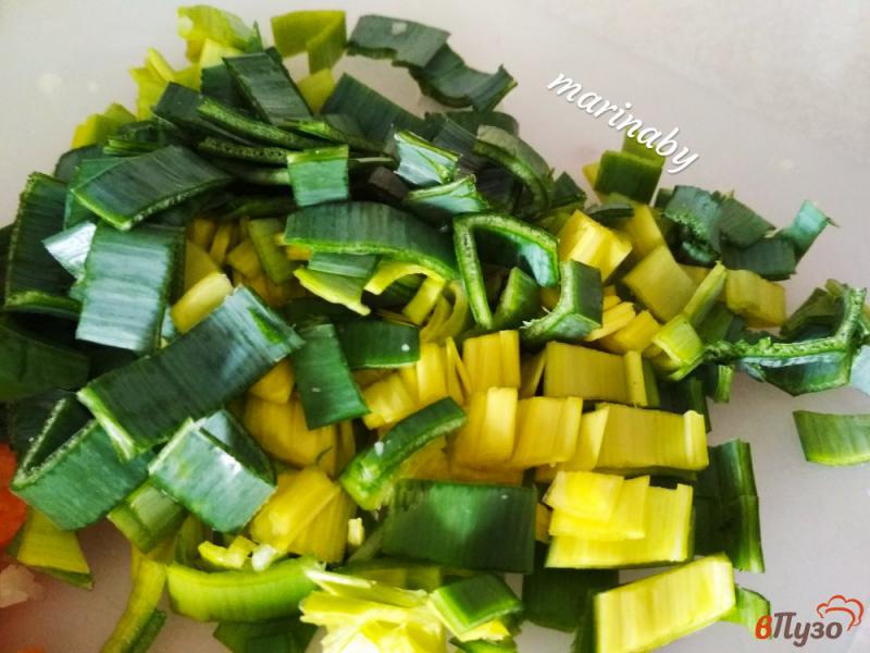 Фото приготовление рецепта: Суп из цветной капусты на бульоне из филе индейки шаг №4