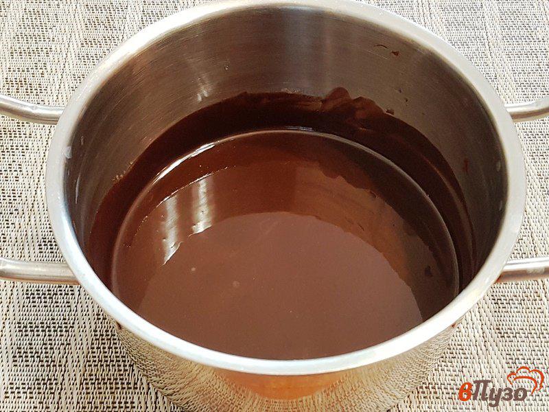 Фото приготовление рецепта: Пудинги из горького шоколада шаг №4