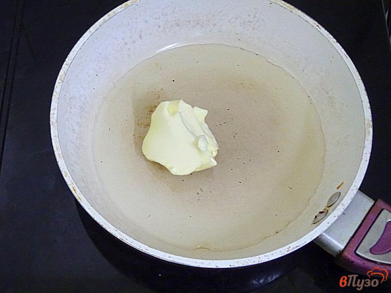 Фото приготовление рецепта: Жареная картошка с лесными грибами шаг №3