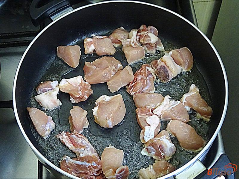 Фото приготовление рецепта: Картофель жареный со свининой шаг №5
