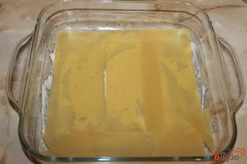 Фото приготовление рецепта: Лазанья с сыром и мясом шаг №9