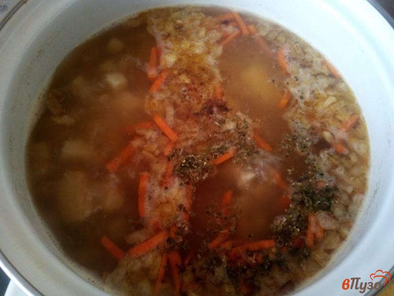 Фото приготовление рецепта: Суп с нутом и куриным филе шаг №6