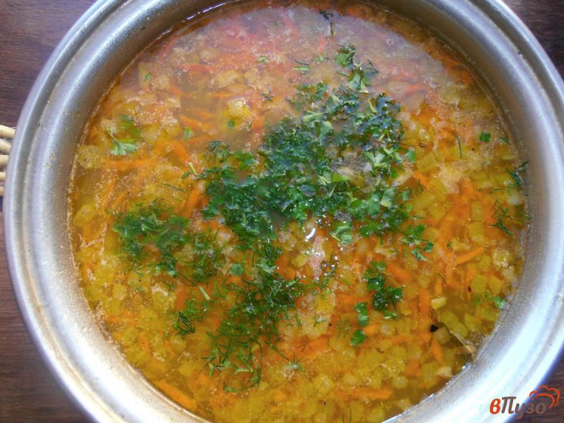 Фото приготовление рецепта: Суп с курицей и манной крупой шаг №6
