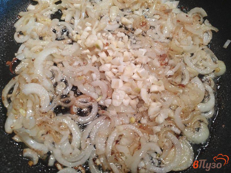 Фото приготовление рецепта: Спагетти  с томатным соусом и охотничьими колбасками шаг №1