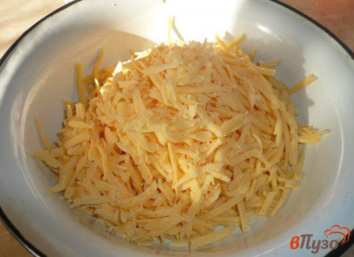 Фото приготовление рецепта: Салат сырно-ананасный шаг №1