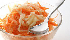 фото рецепта: Салат из моркови и яблок