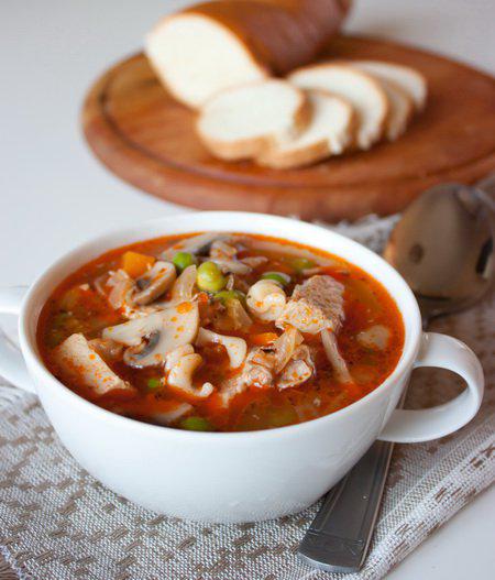 фото рецепта: Суп из свинины с грибами и горошком