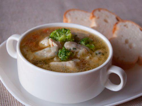 фото рецепта: Капустный суп с курицей и клецками